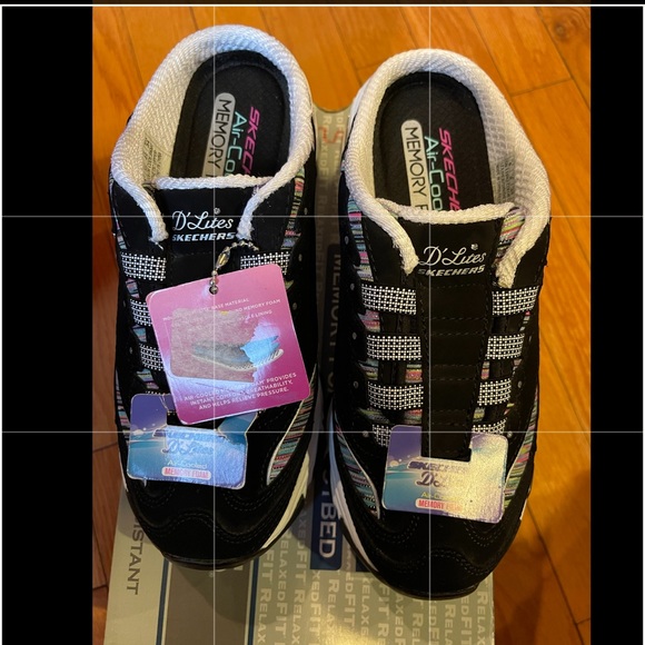 SKETCHERS D’LITES WITH AIR-COOLED MEMORY FOAM - Picture 1 of 3